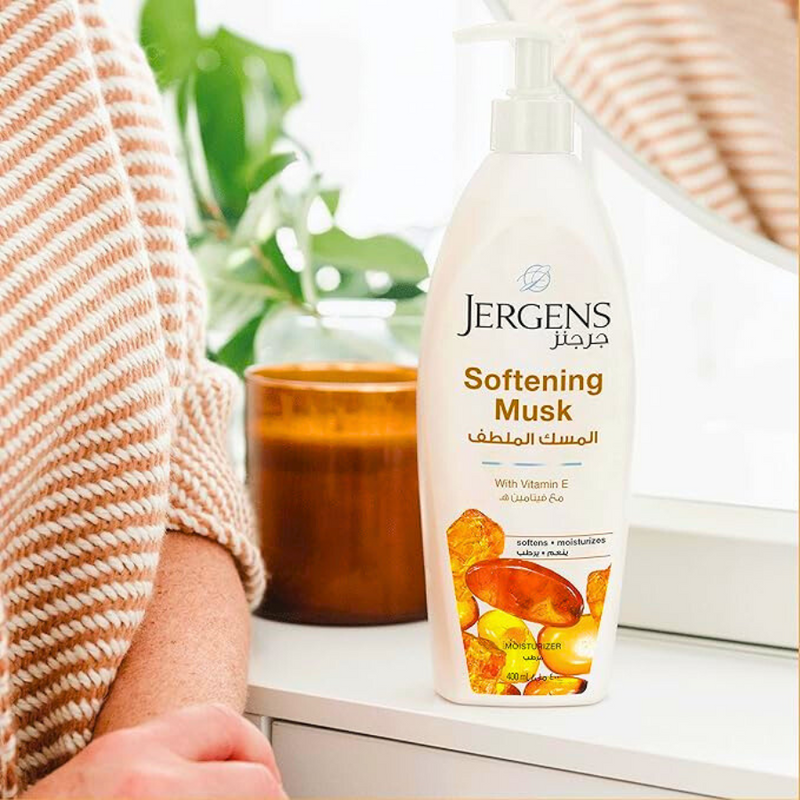 Jergens Softening Musk Moisturizer with Vitamin E 400ml